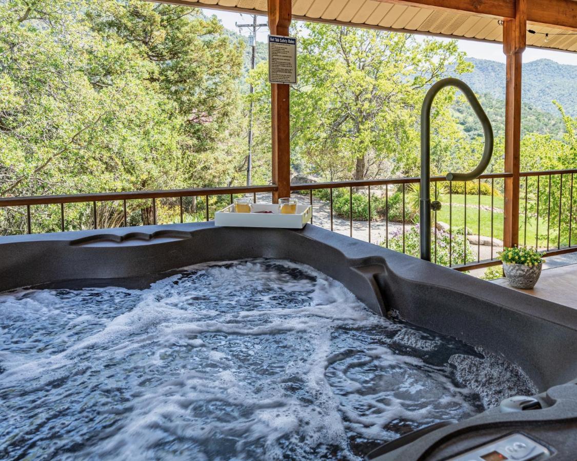 Secluded Mtn Top Family Haven W/Views Spa & Arcade Three Rivers Eksteriør bilde